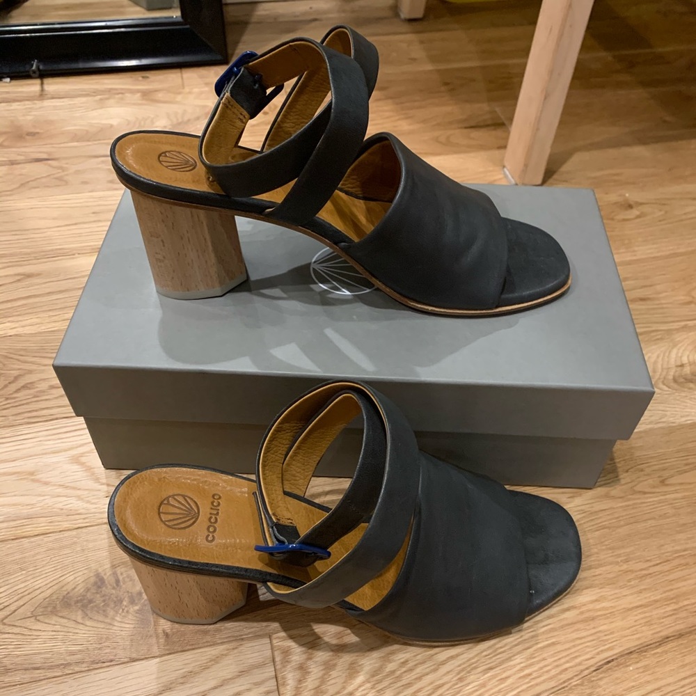 COCLICO sandals ~ worn twice! RARE.